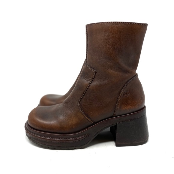 mia boots brown